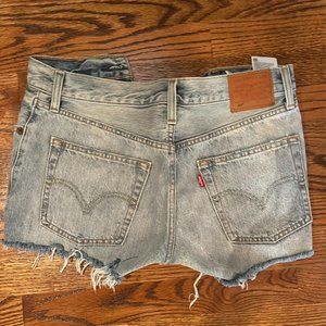 Levis’ 501 Original Jean Shorts in Light Indigo